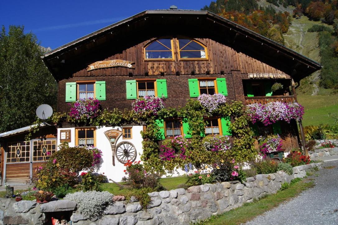 Apartamento Haus Aelpele Klösterle Exterior foto